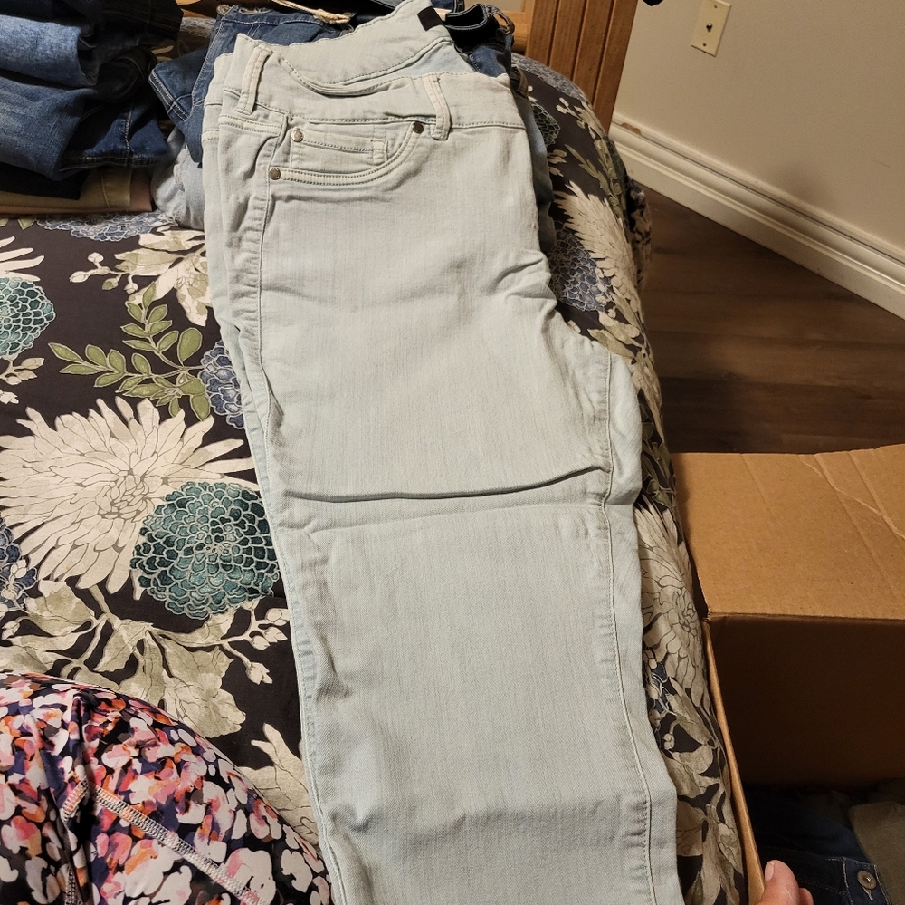 Jeans - Picture 2 of 2